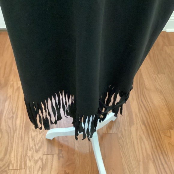 COLD SHOULDER CUT FRINGE MIDI DRESS (Size= 2XL) - Picture 9 of 10